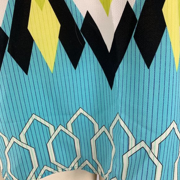 So Cool Large Blouse Geometric Split Back Short Sleeve - Picture 6 of 6